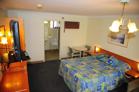 Desk, iron/ironing board, rollaway beds, WiFi