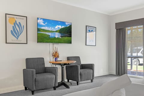 Superior Room, 1 Bedroom, Kitchenette | Individually decorated, individually furnished, blackout drapes