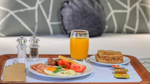 Daily cooked-to-order breakfast for a fee