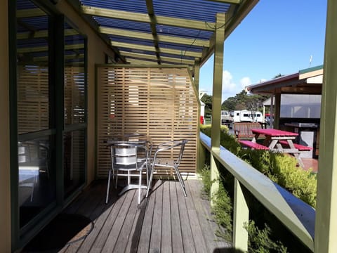 Basic Cabin (5 people) | Balcony view