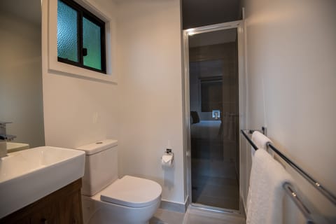 Villa, 3 Bedrooms | Bathroom | Shower, free toiletries, hair dryer, towels