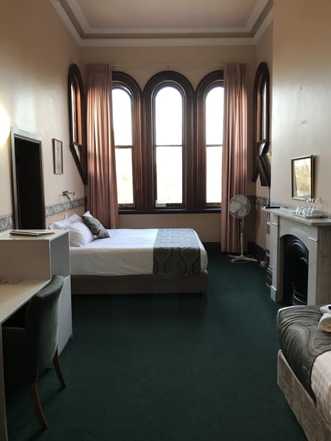 Chapel Suite | Iron/ironing board, free WiFi, bed sheets