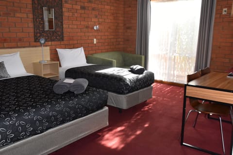 Twin Room | Iron/ironing board, cribs/infant beds, free WiFi