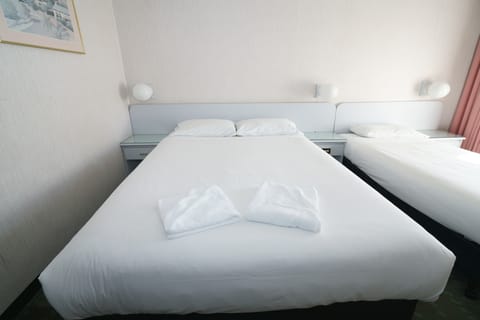 In-room safe, free WiFi, bed sheets