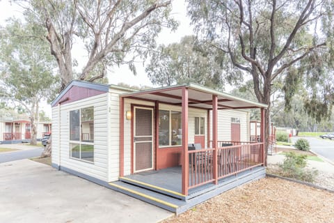 Redwood Cabin | Terrace/patio