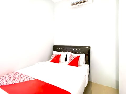 Standard Double Room | Desk, laptop workspace, free WiFi, bed sheets