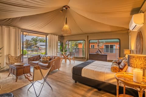 Premium Safari Tent | Free WiFi, bed sheets