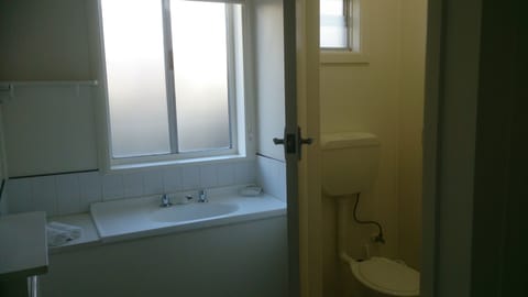 Standard Suite, 1 Bedroom, Non Smoking, Kitchen (2 nights) | Bathroom | Shower, hair dryer, towels