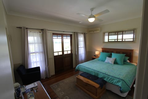Standard Room, Non Smoking, Balcony (1 Night Getaway) | Iron/ironing board, free WiFi, bed sheets