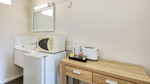 Double Twin Room | Desk, iron/ironing board, free WiFi, bed sheets