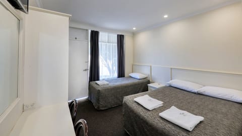 Double Twin Room | Desk, iron/ironing board, free WiFi, bed sheets