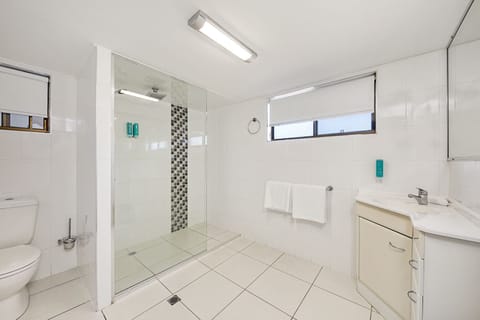 Standard Apartment, Multiple Bedrooms, Non Smoking, Kitchen (3 Bedroom Apartment) | Bathroom | Shower, hair dryer, towels