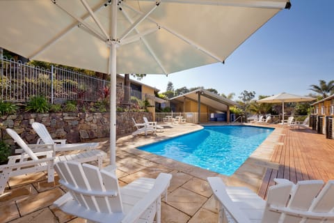2 outdoor pools, sun loungers