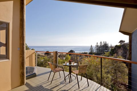 2 Bedroom Ocean View Spa | Balcony