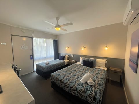 Standard Twin Room | Iron/ironing board, cribs/infant beds, rollaway beds, free WiFi