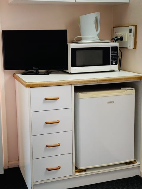 Fridge, microwave, coffee/tea maker, electric kettle