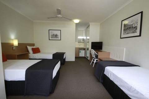 Standard Room, Non Smoking (Standard Double Room) | Desk, iron/ironing board, rollaway beds, bed sheets