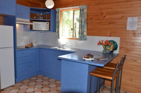 Swiss Getaway - Linen/Towels Supplied | Private kitchen | Stovetop, electric kettle, cookware/dishes/utensils