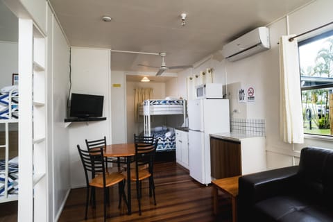 X - Backpackers Villa | Free WiFi, bed sheets