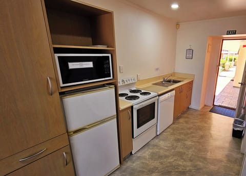 Standard Suite, 2 Bedrooms (Unit) | Private kitchen | Full-size fridge, electric kettle