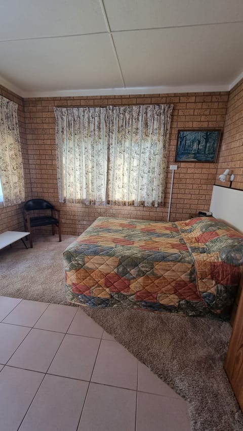 Family Suite - 3 Bdr, Non Smoking, Kitchen, Lounge Room (3 Bdr Unit)  | Iron/ironing board, free WiFi, bed sheets, wheelchair access