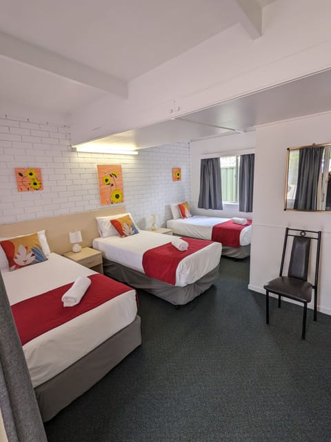 Standard Triple Room | Cribs/infant beds, free WiFi, bed sheets