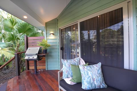 Rosewood Cottage | Terrace/patio