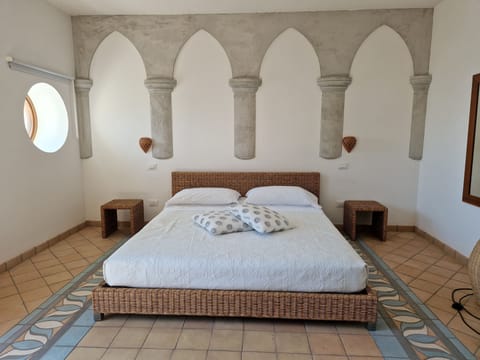 RAVELLO - sea view, with jacuzzi | Minibar, individually decorated, individually furnished, desk
