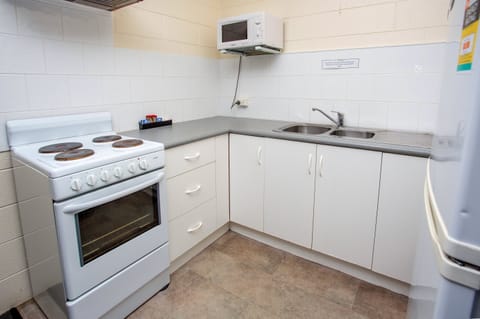 2 Bedroom Apartment | Private kitchen | Fridge, microwave, stovetop, coffee/tea maker