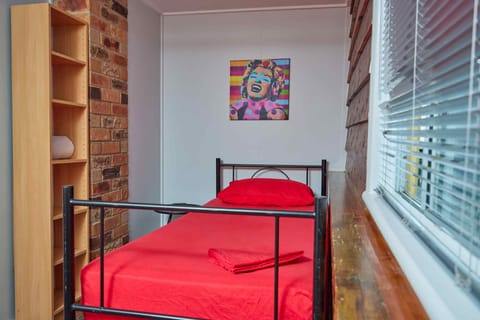 Single Room | Iron/ironing board, free WiFi, bed sheets