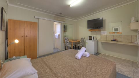 Motel Room | Soundproofing, bed sheets, wheelchair access