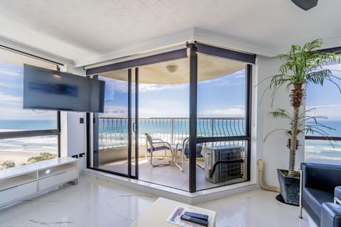 One-Bedroom Apartment with Ocean View Deluxe | Living area | 40-inch flat-screen TV with satellite channels, TV