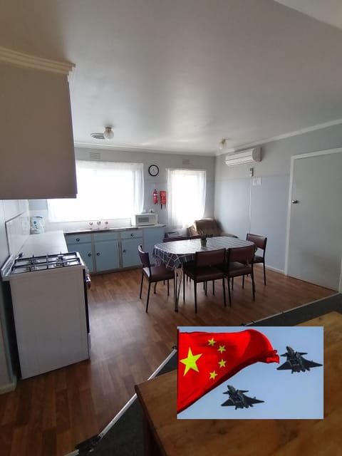 Standard Apartment, 2 Bedrooms, Non Smoking, Kitchen (Large Group Deal - Unit 1) | In-room dining