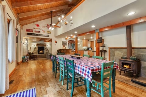1st Level- Dining Area