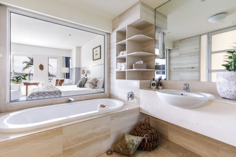 Standard Room, Harbor View | Bathroom | Shower, towels