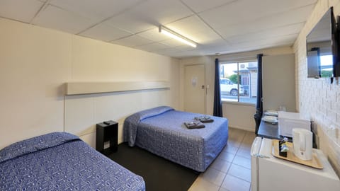 Standard Room, Non Smoking | Iron/ironing board, free WiFi, bed sheets