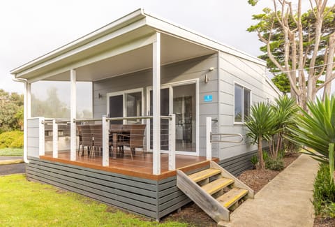 Waterview Cabin  | Terrace/patio