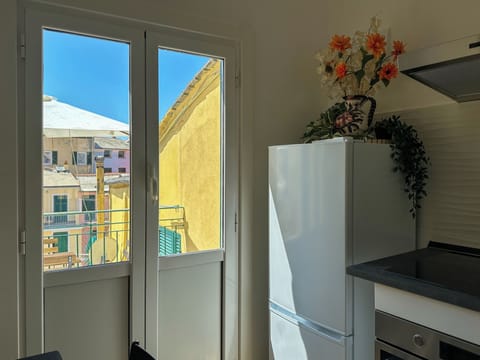 Exclusive Apartment | Private kitchen | Full-size fridge, microwave, oven, stovetop