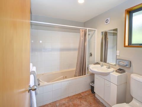  Two Bedroom Family Unit  | Bathroom | Free toiletries, hair dryer, towels, soap