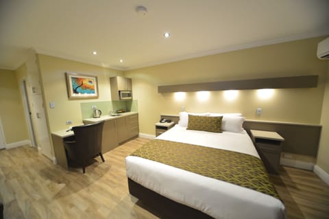 Deluxe Room (Double) | In-room safe, iron/ironing board, cribs/infant beds, free WiFi