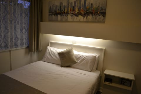 Queen Room - Pet Friendly | Desk, iron/ironing board, free cribs/infant beds, free WiFi