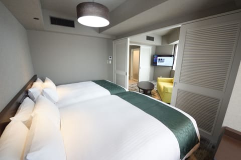 Executive Twin Room, Non Smoking | Soundproofing, iron/ironing board, free WiFi, bed sheets