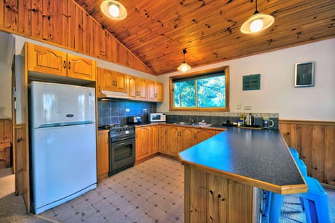 House | Private kitchen | Full-size fridge, microwave, oven, stovetop