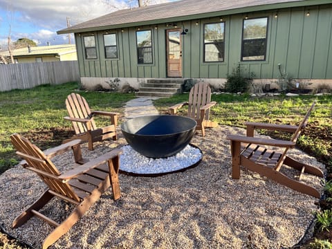 Great area to catch up and drink wine. Ash & Ember fire bowl & Polywood chairs