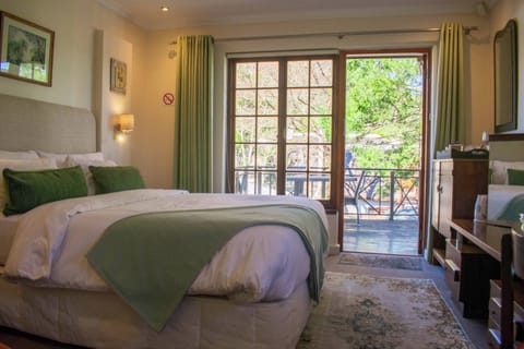 Classic Room, 1 Queen Bed, Pool View | View from room