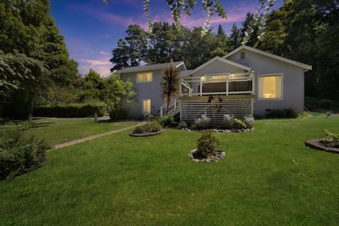 Grass, Lawn, Tree, Nature, Outdoors