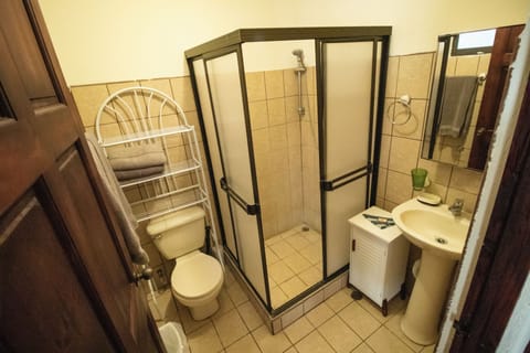 Superior Apartment | Bathroom | Shower, towels
