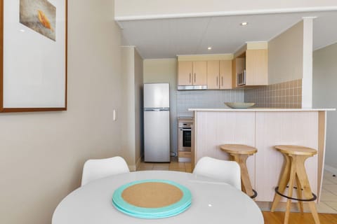 Apartment, 1 Bedroom | Private kitchen | Electric kettle, toaster