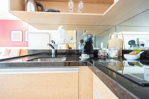 Studio | Private kitchen | Microwave, coffee/tea maker, electric kettle, toaster