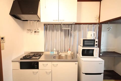 Basic Apartment | Private kitchen